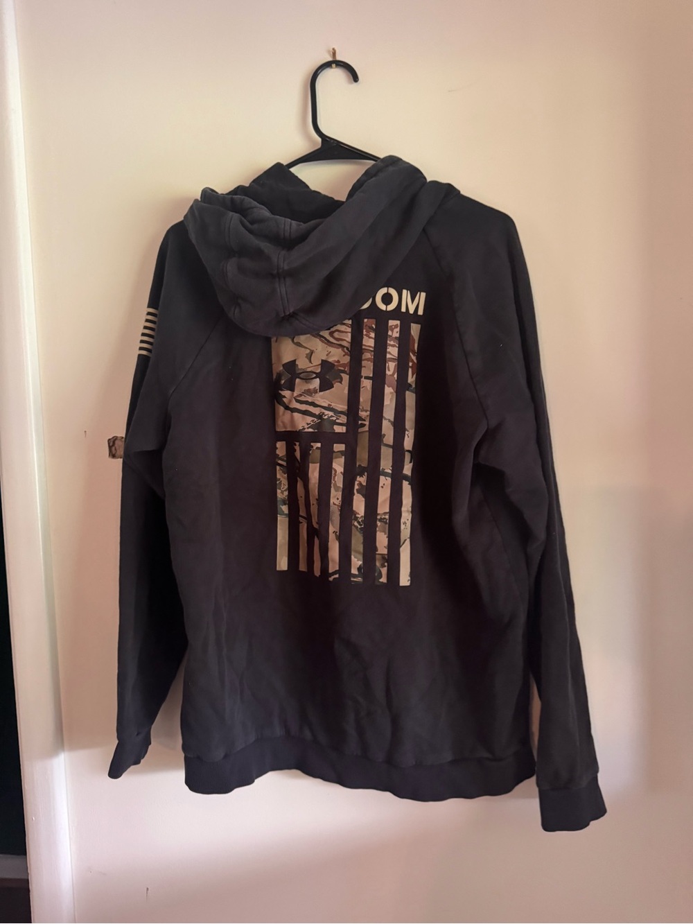 Under Armour Men's Black Zip-Up Hoodie with Camo Flag Graphic